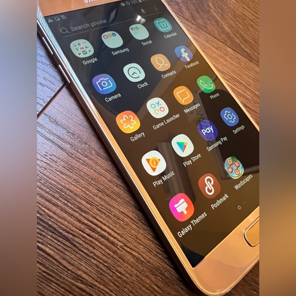 Samsung Galaxy Unlocked S7 GOLD Unlocked - Picture 2 of 7